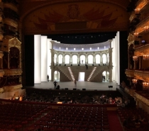Ator do Teatro Bolshoi de Moscou morre no palco após acidente